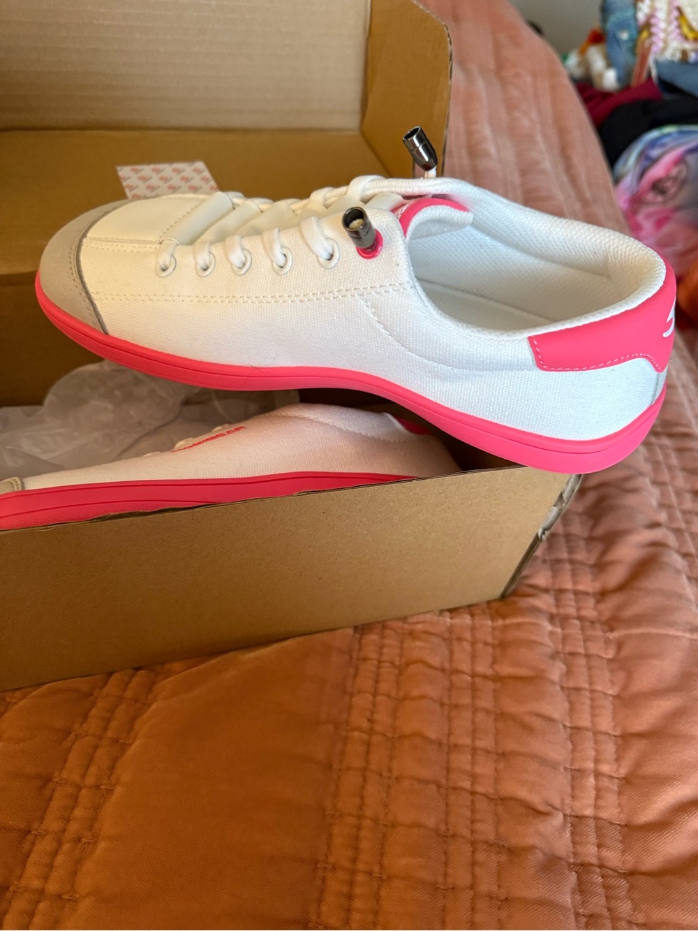 HOBIBEAR Women’s White Canvas Sneakers with Pink Accent